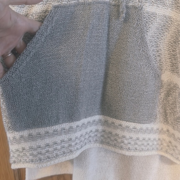POL Gray and White Knit Sweater - Picture 2 of 6